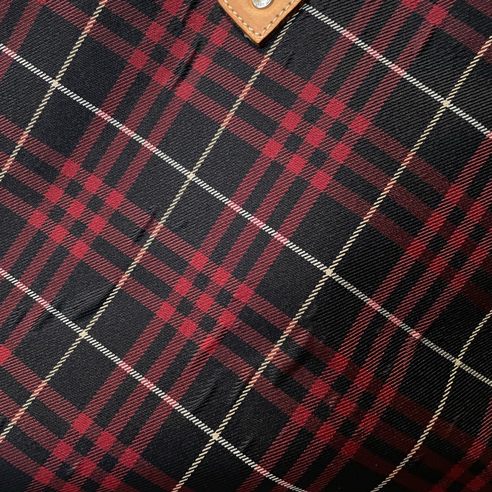Authentic Burberry tote - Picture 6 of 16